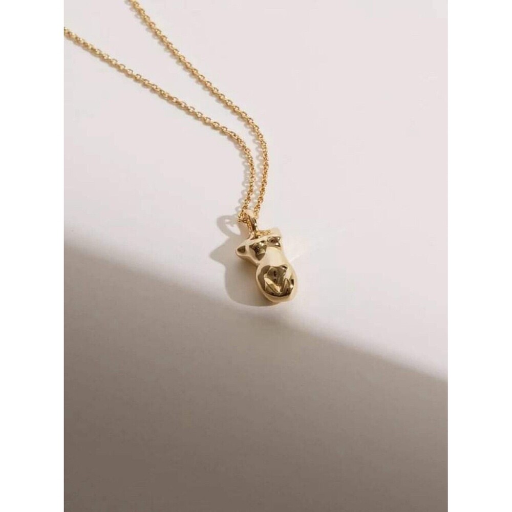 Brand new Femininity Necklace Female Body Women Love Necklace